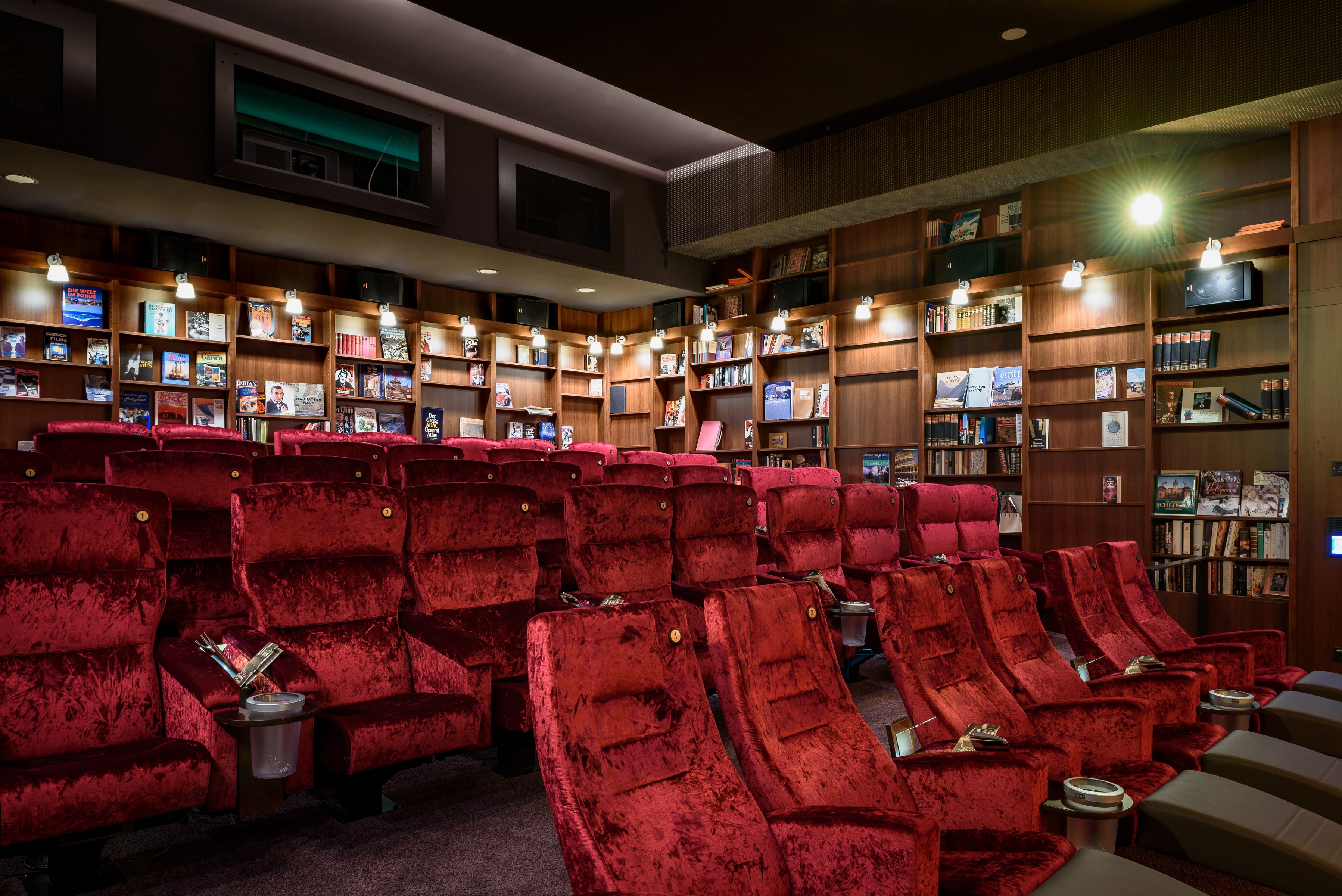 Mieterausbau der ASTOR Film Lounge in der MyZeil Frankfurt am Main - Berthold Scharrer Architektur